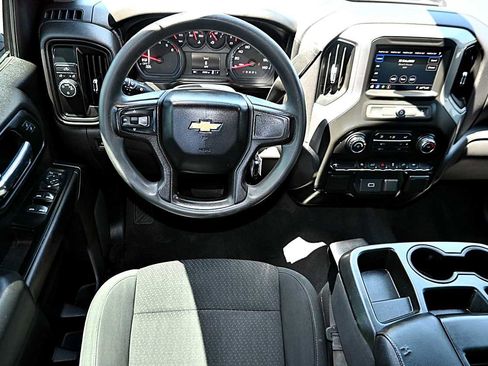 Used 2020 Chevrolet Silverado 1500 Custom w/ Custom Value Package RWD image 12