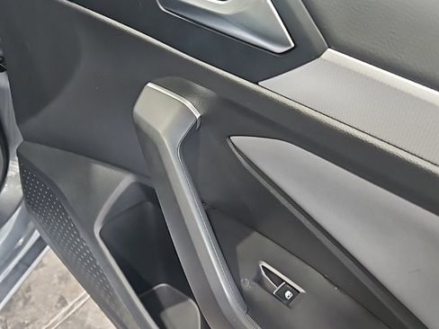 Used 2025 Volkswagen Jetta SE image 12