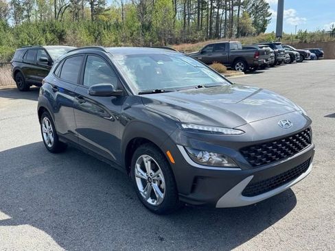 Used 2023 Hyundai Kona SEL image 1