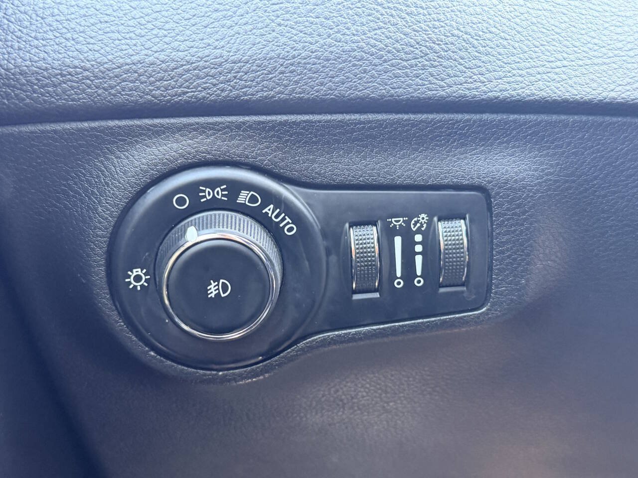 Used 2018 Jeep Compass Sport FWD image 7