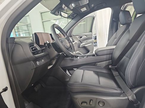 Certified 2026 Chevrolet Traverse LT w/ Midnight/Sport Edition FWD image 22
