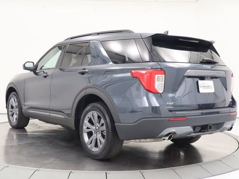 Used 2022 Ford Explorer XLT w/ Equipment Group 202A AWD/4WD image 3