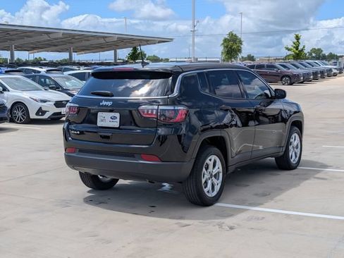 Used 2025 Jeep Compass Sport AWD/4WD image 5