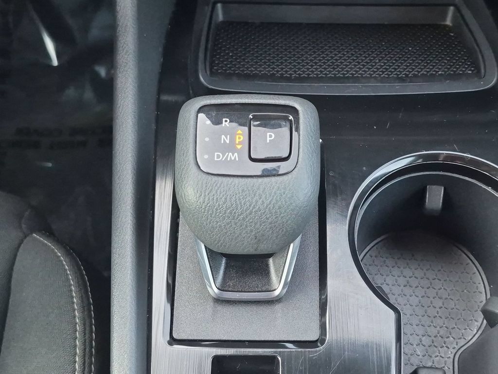 Used 2024 Nissan Rogue S AWD/4WD image 26