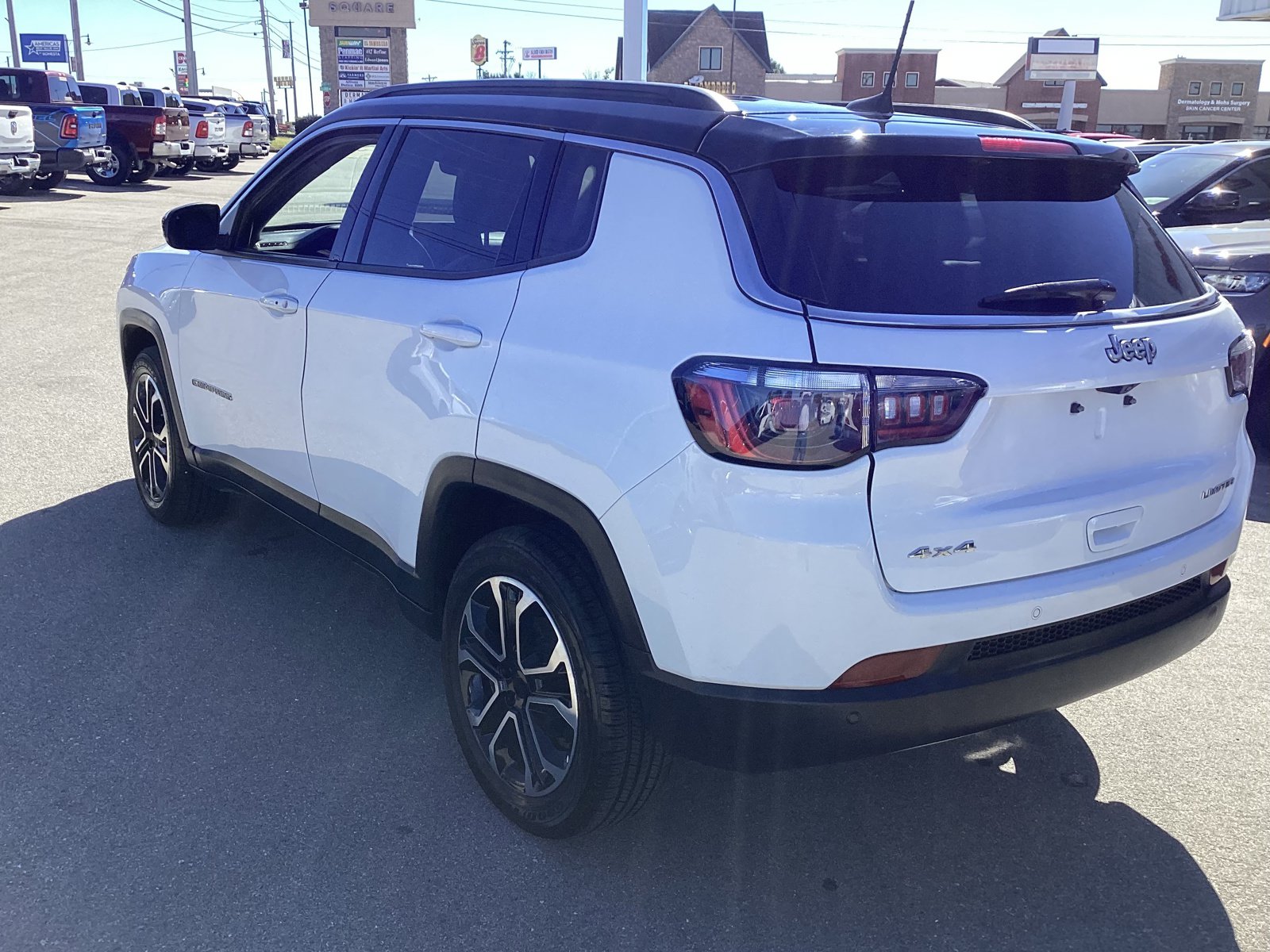 Used 2024 Jeep Compass Limited AWD/4WD image 10