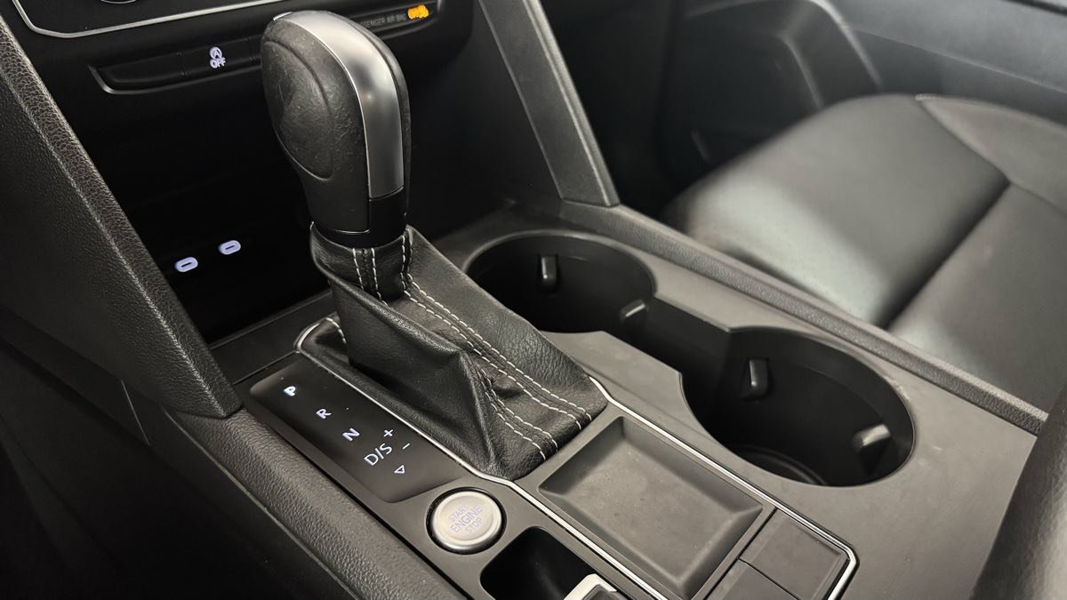 Used 2021 Volkswagen Atlas Cross Sport SE FWD image 22