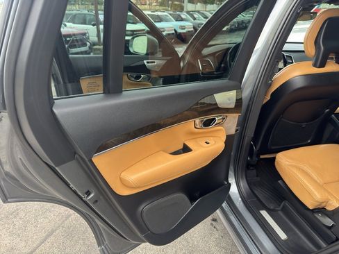 Used 2018 Volvo XC90 T6 Momentum w/ Convenience Package image 20