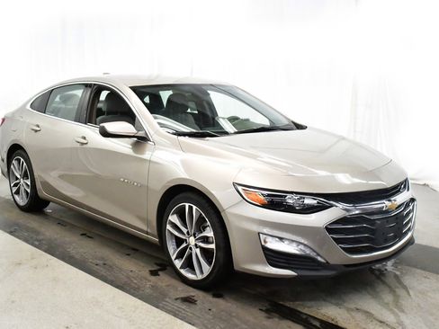 Used 2022 Chevrolet Malibu LT image 2