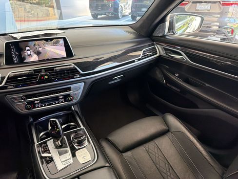 Used 2017 BMW ALPINA B7 xDrive AWD/4WD image 28