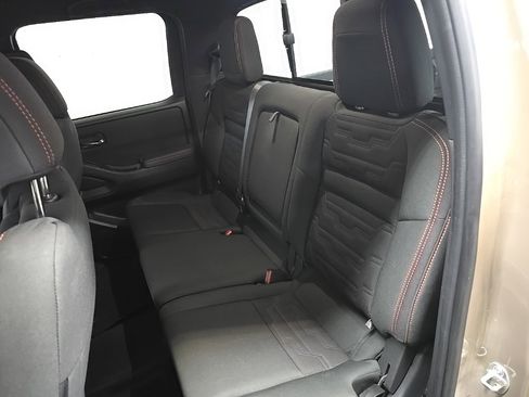 Used 2022 Nissan Frontier PRO-4X image 30