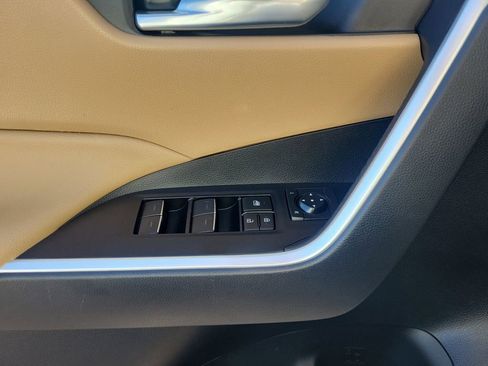 Used 2022 Toyota RAV4 XLE image 15