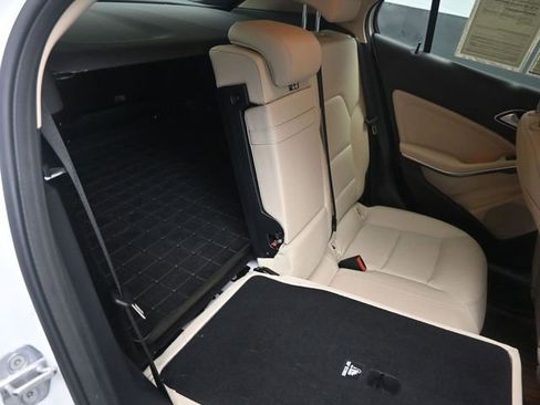Used 2019 Mercedes-Benz GLA 250 4MATIC image 25