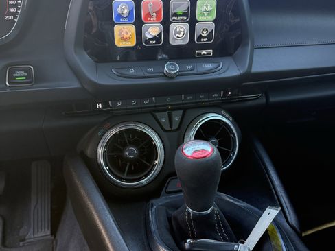 Used 2018 Chevrolet Camaro SS image 18