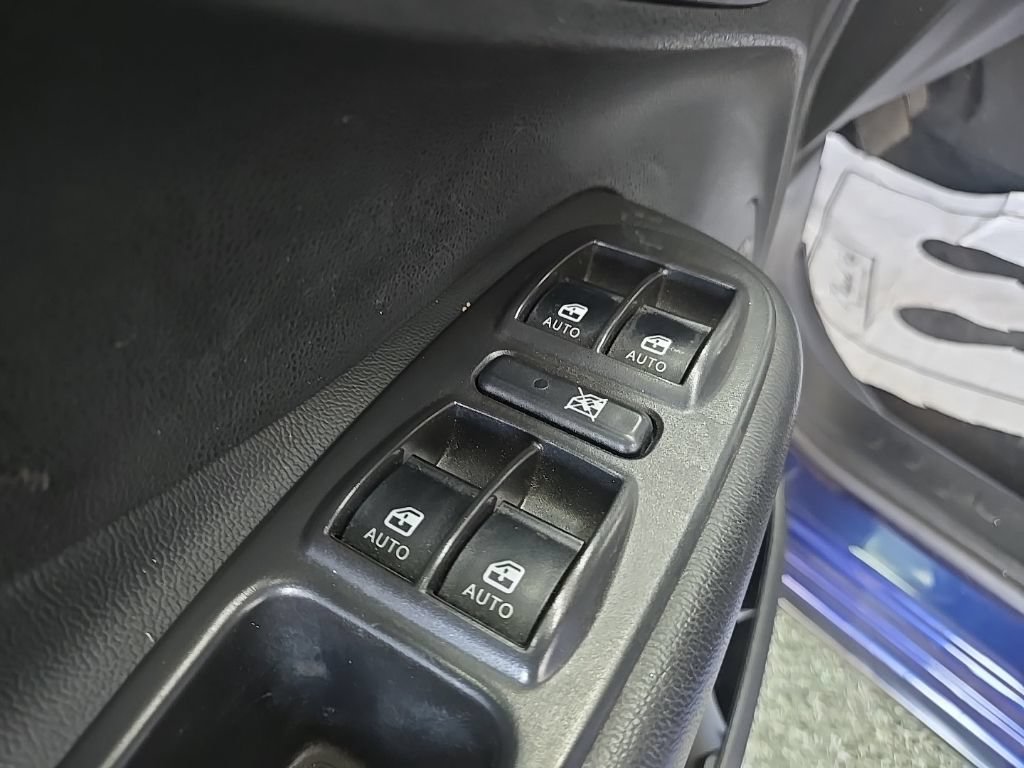Used 2015 FIAT 500L Trekking FWD image 12