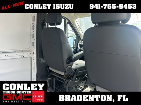 Used 2025 RAM ProMaster 2500 w/ Convenience Group image 8