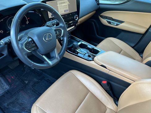 Used 2024 Lexus NX 250 FWD image 10
