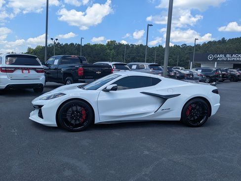 Used 2025 Chevrolet Corvette Z06 w/ Stealth Interior Trim Package RWD image 8