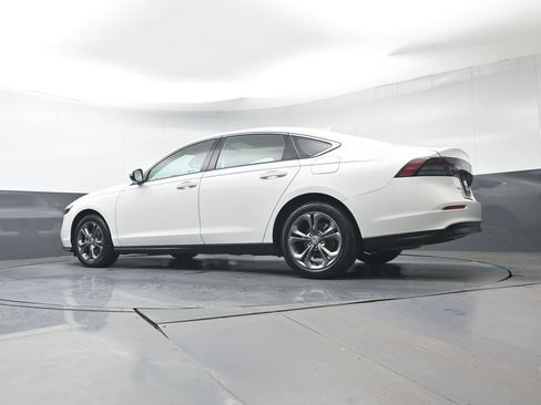 Certified 2023 Honda Accord EX image 32