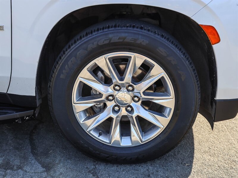 Used 2021 Chevrolet Tahoe Premier w/ Premium Package RWD image 12