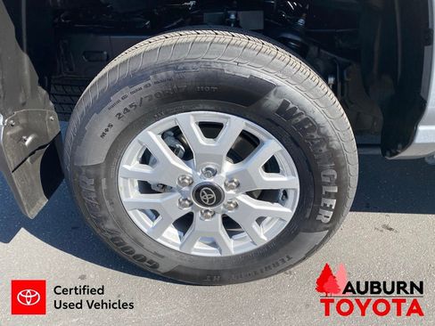 Certified 2025 Toyota Tacoma SR5 AWD/4WD image 10