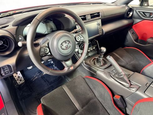 Used 2024 Toyota GR86 TRUENO Edition image 4