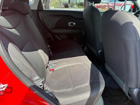 Used 2019 Kia Soul FWD image 19