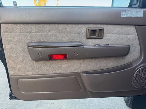 Used 2000 Toyota Tacoma 4x4 Xtracab V6 image 19