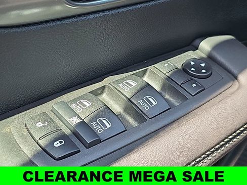 New 2025 Chrysler Pacifica Select image 29