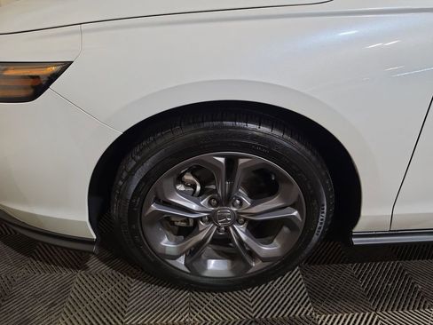 Used 2024 Honda Accord EX image 19
