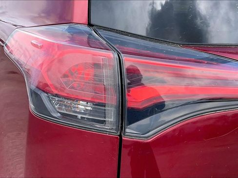 Used 2018 Toyota RAV4 XLE w/ Plus Extra Value Package image 20