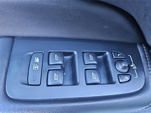 Used 2021 Volvo XC60 T6 Inscription w/ Climate Package image 14