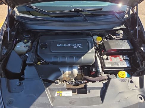 Used 2017 Jeep Cherokee Latitude FWD image 13