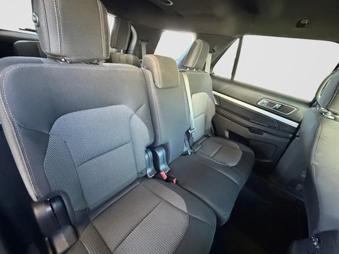 Used 2017 Ford Explorer XLT AWD/4WD image 19