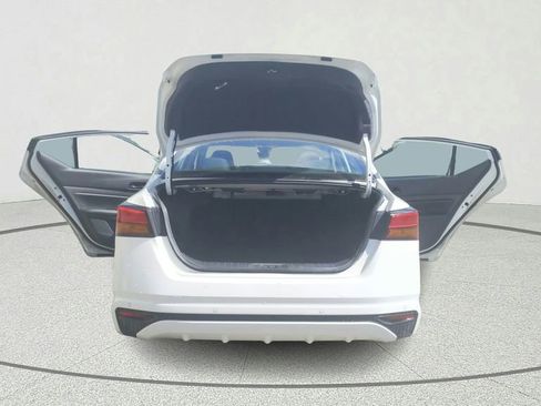 Used 2025 Nissan Altima 2.5 SV FWD image 12