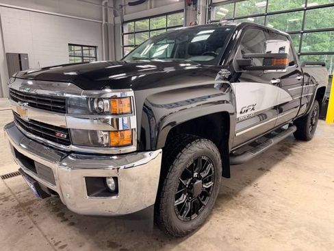 Used 2015 Chevrolet Silverado 2500 LTZ AWD/4WD image 4