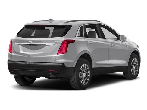 Used 2018 Cadillac XT5 Luxury w/ Driver Awareness Package FWD image 2