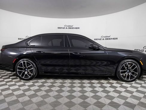 Used 2023 BMW 760i xDrive w/ Executive Package AWD/4WD image 3