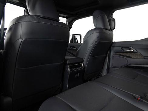 Used 2024 Lexus GX 550 w/ Accessory Package (2T) image 20