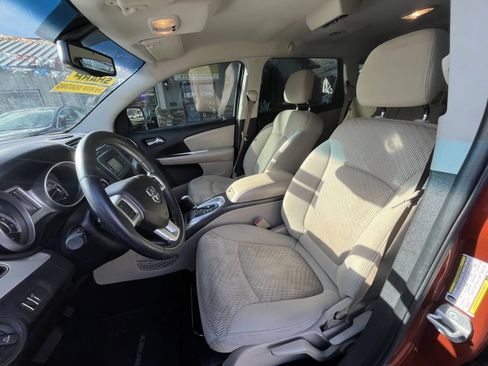 Used 2014 Dodge Journey SXT w/ Flexible Seating Group image 13