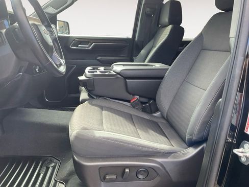 Used 2024 Chevrolet Silverado 1500 LT AWD/4WD image 9