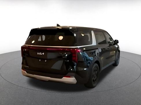 Used 2026 Kia Carnival FWD image 11