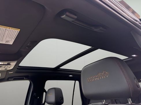 Used 2021 Chevrolet Tahoe High Country w/ Premium Package image 26