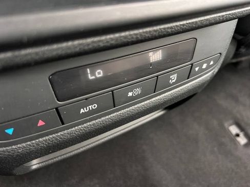 Used 2023 Honda Pilot Touring image 19
