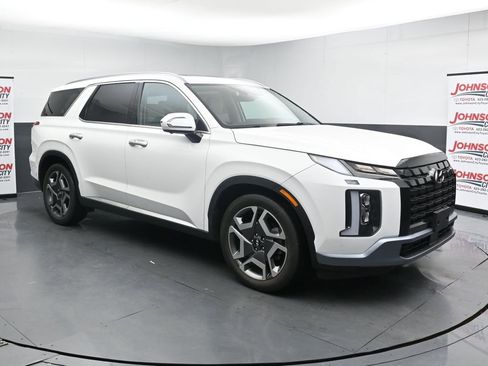 Used 2023 Hyundai Palisade Limited AWD/4WD image 2