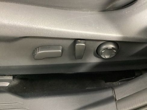 Used 2023 Subaru Outback Limited image 15