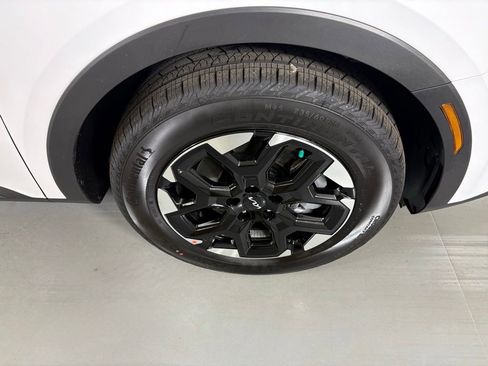 New 2026 Kia Sorento S w/ S Panoramic Sunroof Package image 13