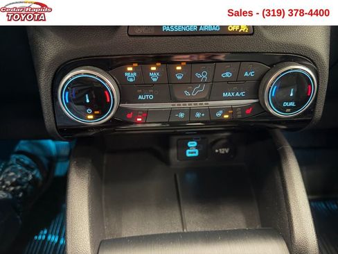 Used 2022 Ford Escape Titanium image 17