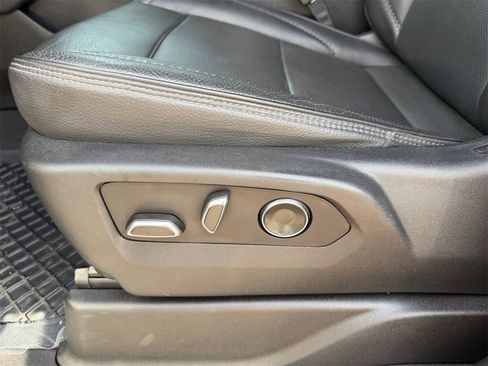 Used 2021 GMC Yukon XL Denali w/ Denali Premium Package image 24