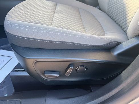 Used 2020 Ford Escape SE image 21