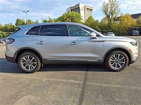 Used 2022 Lincoln Nautilus Reserve image 8